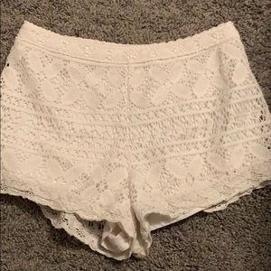 White lace holister cute shorts!!